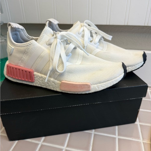 Adidas NMD Rose GOAT Authentication - Picture 1 of 6